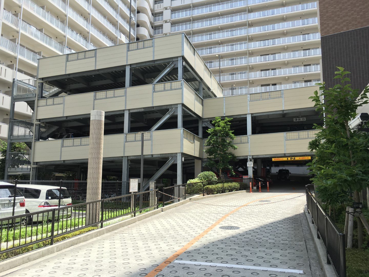 愛知県内某集合住宅用駐車場