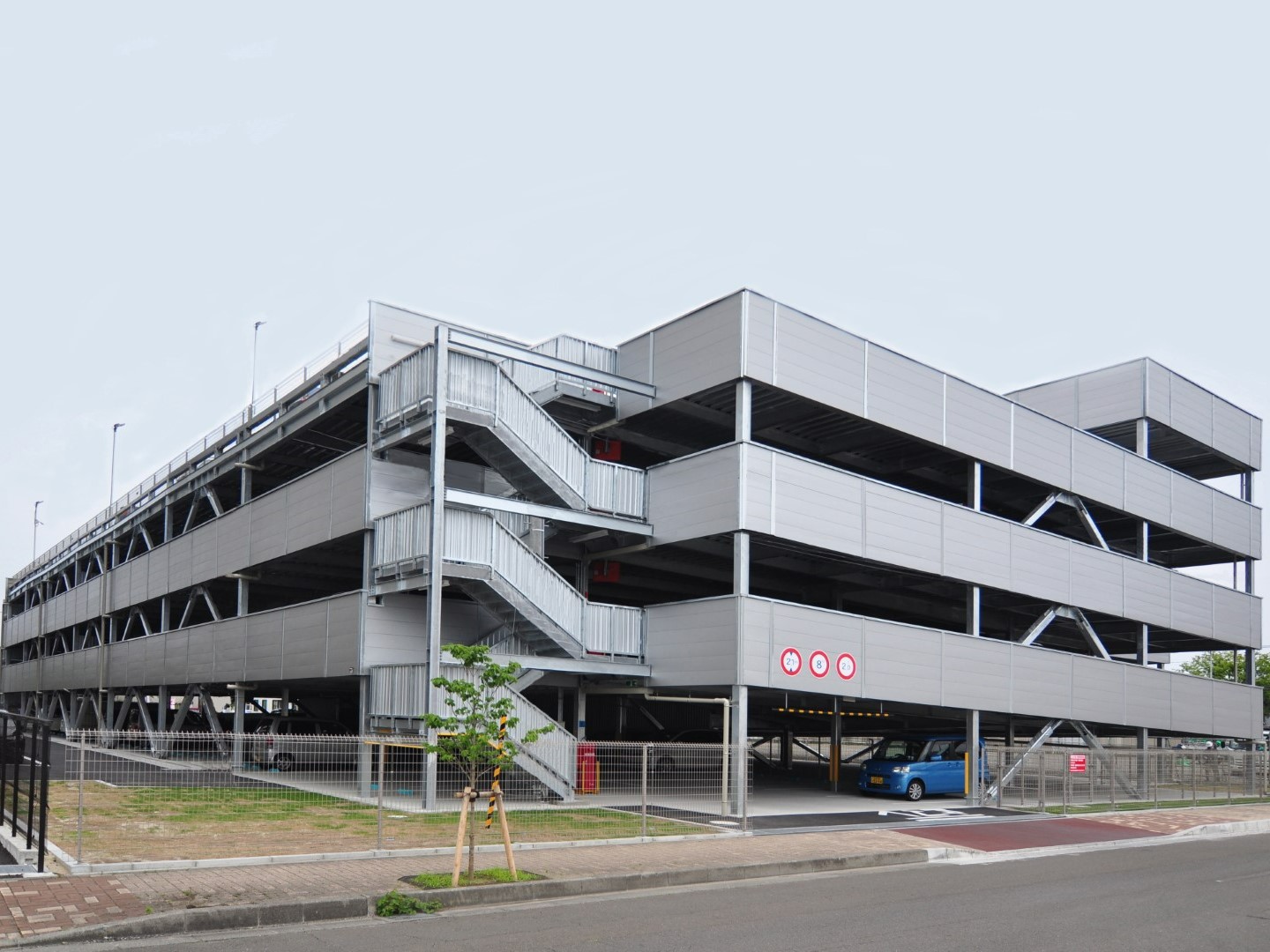 宮城県内集合住宅用駐車場