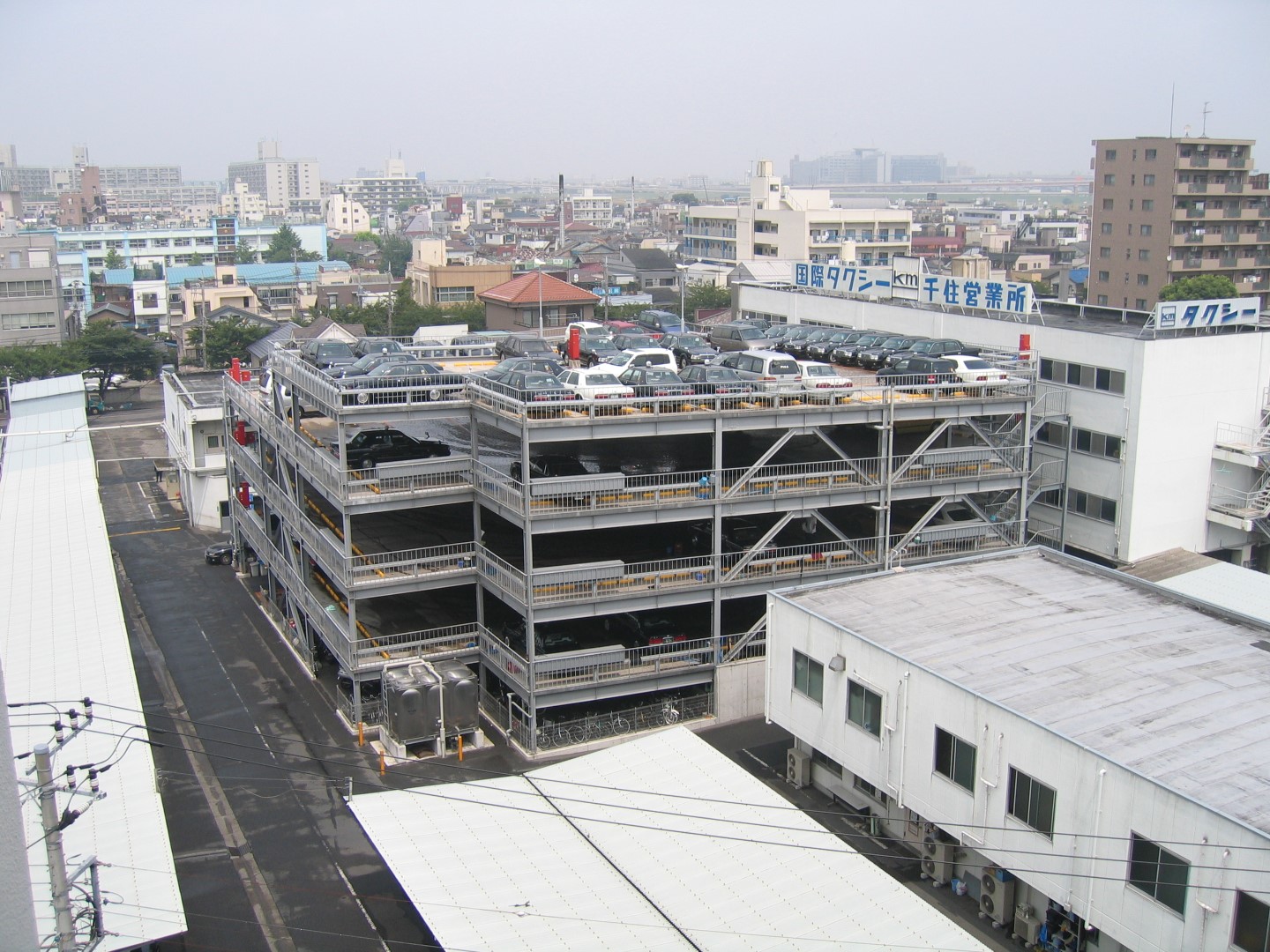 東京都内某タクシー会社車庫