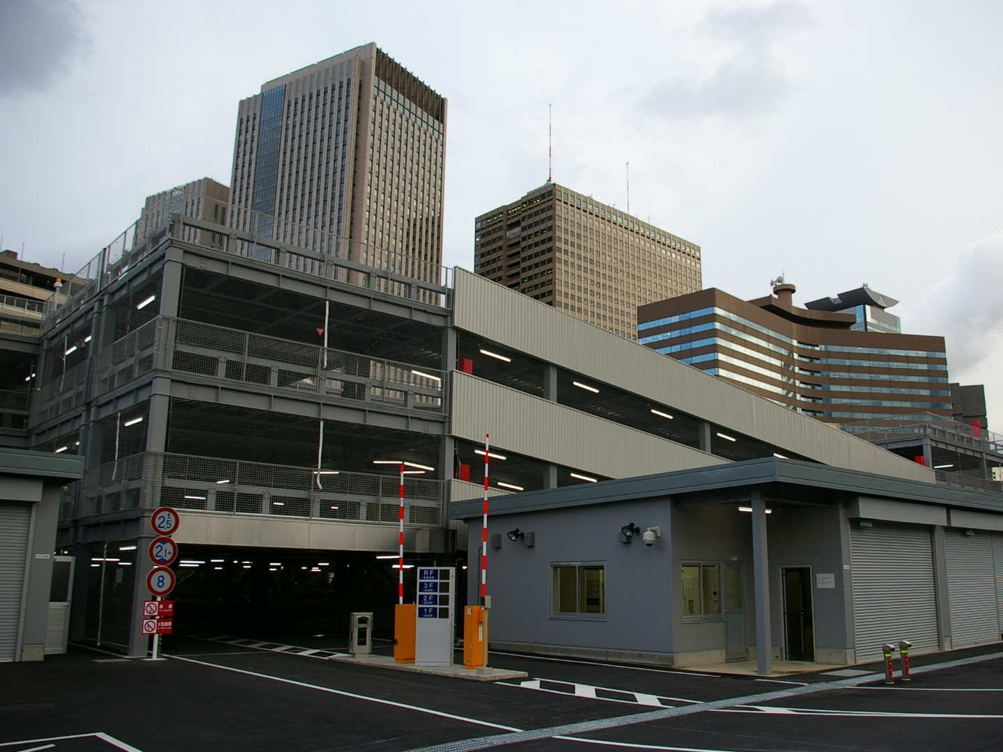 東京都内某公用車車庫