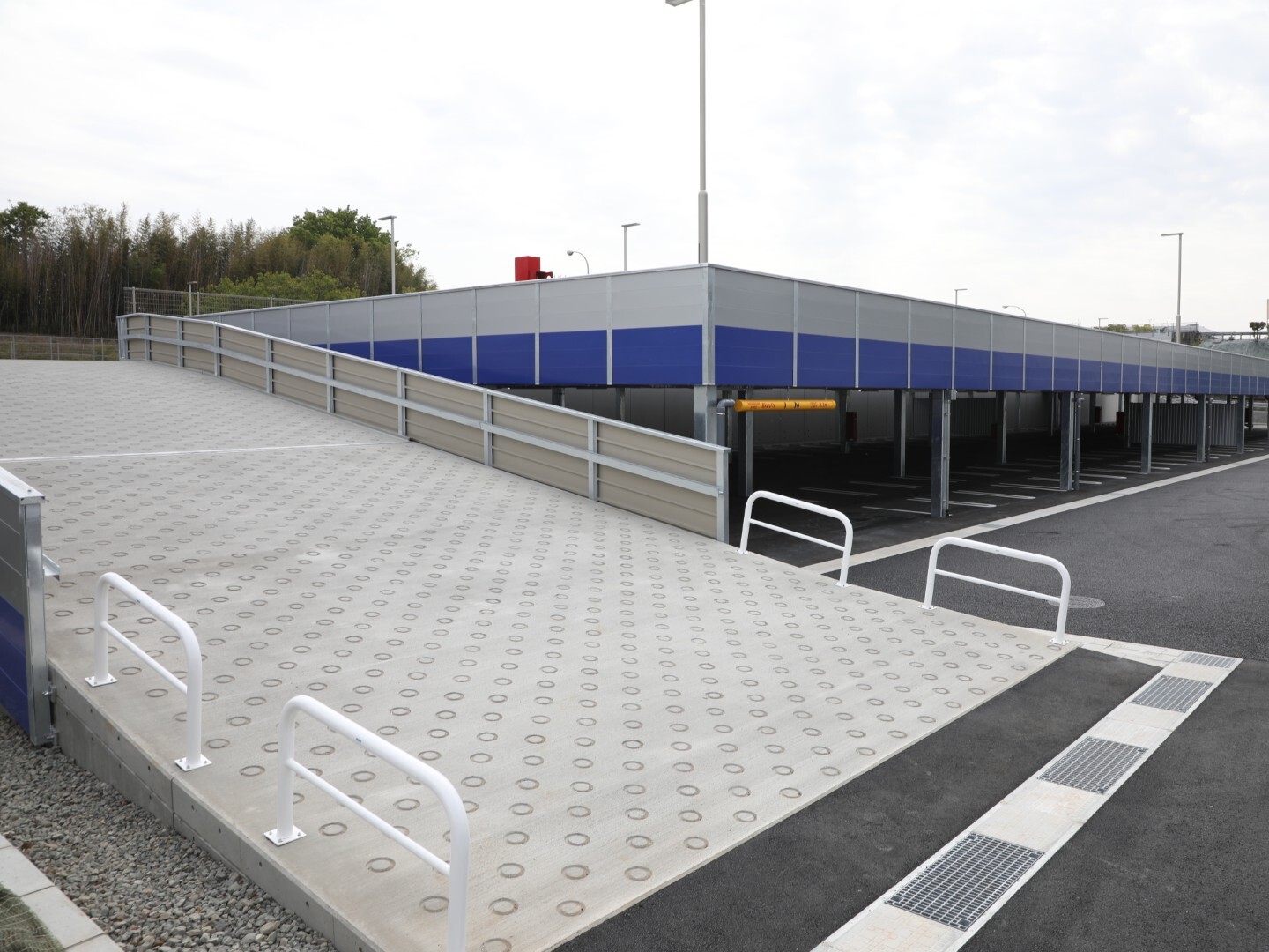 山梨県従業員用駐車場