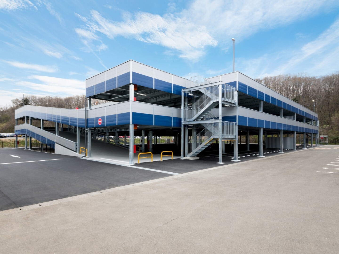 宮城県従業員用駐車場