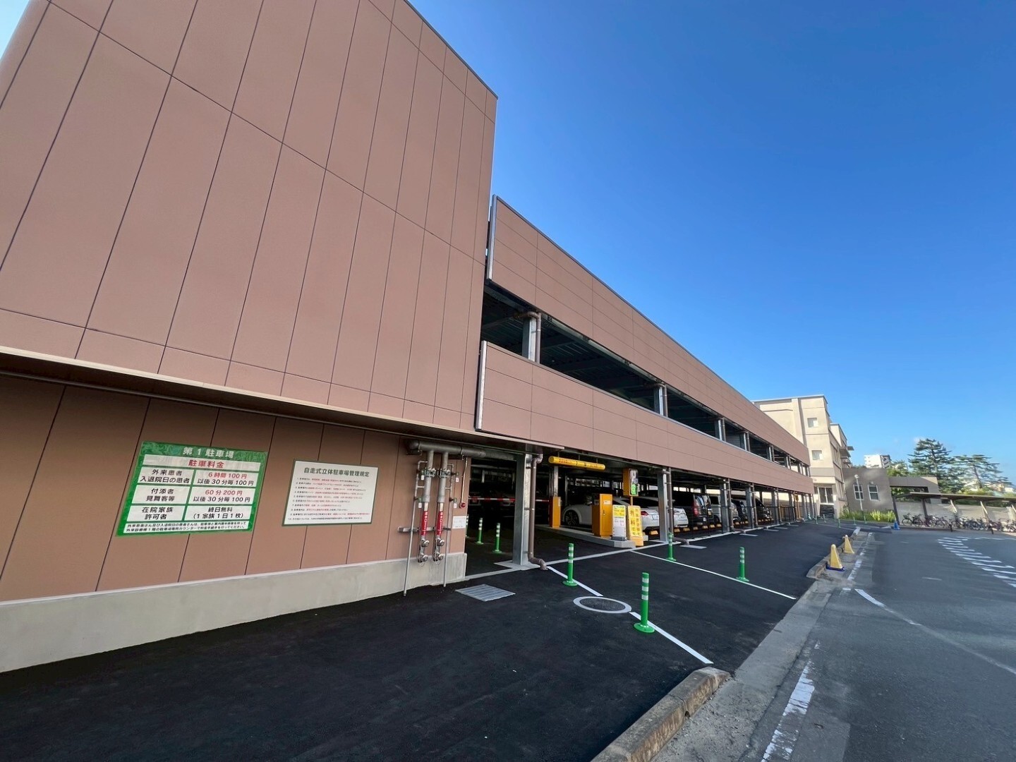 施工事例：九州大学(馬出)患者用立体駐車場｜株式会社内藤ハウス