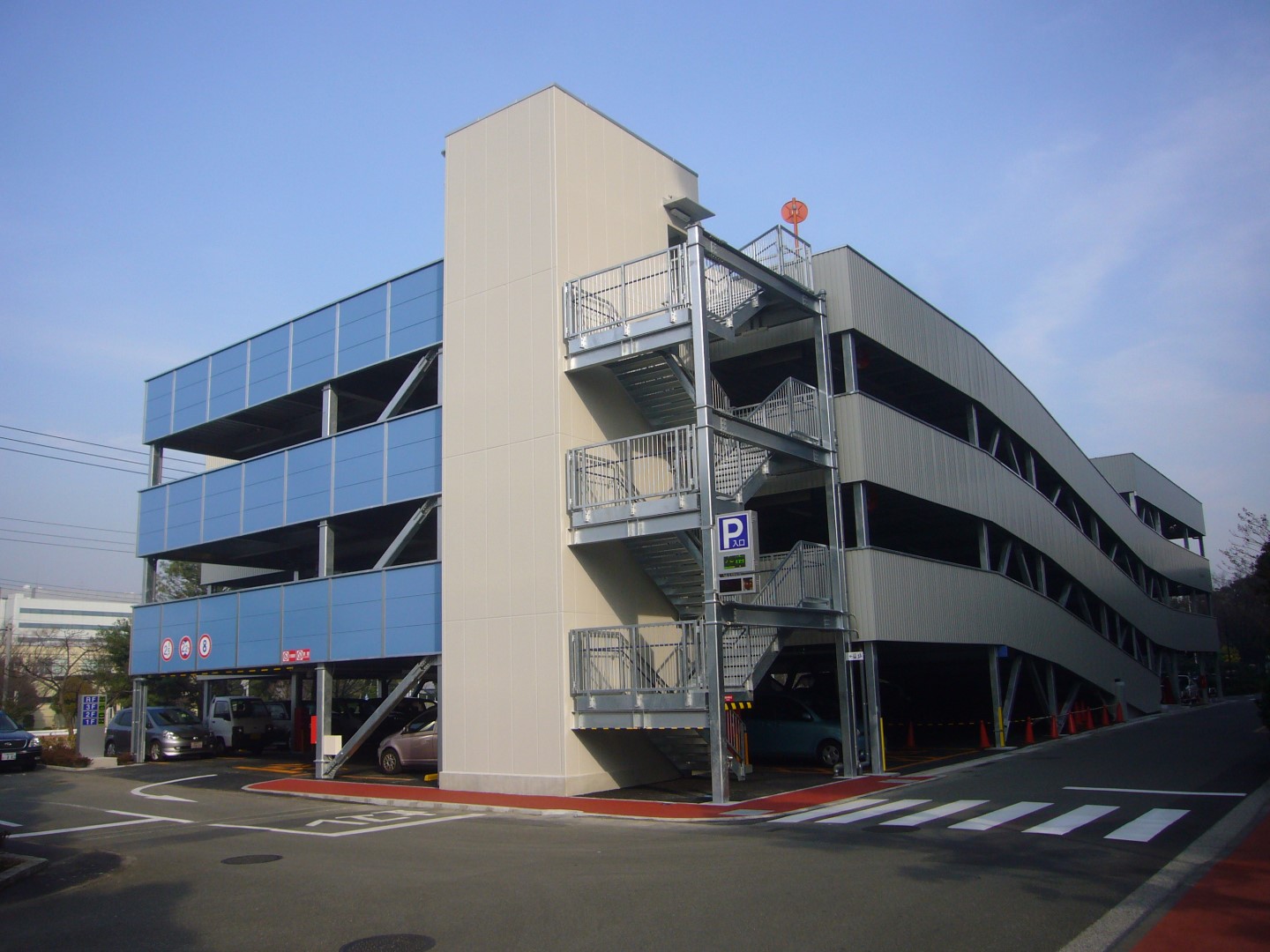 施工事例：某大学病院駐車場｜株式会社内藤ハウス