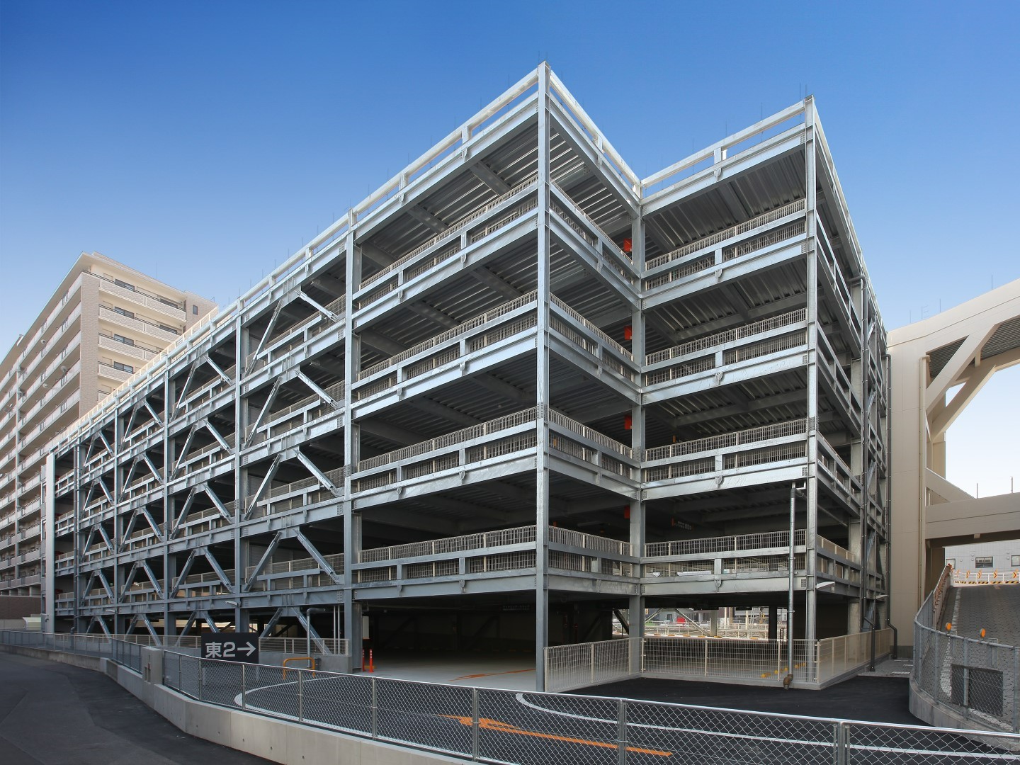 施工事例：鹿児島県内某商業施設用駐車場｜株式会社内藤ハウス